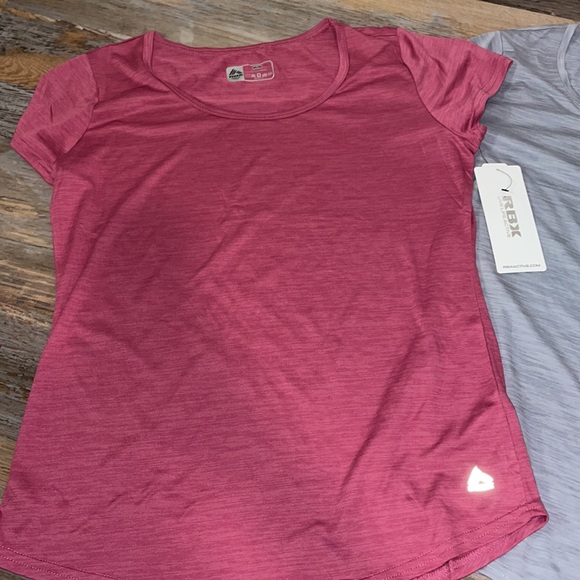 2 Athletic Tops - Picture 3 of 4